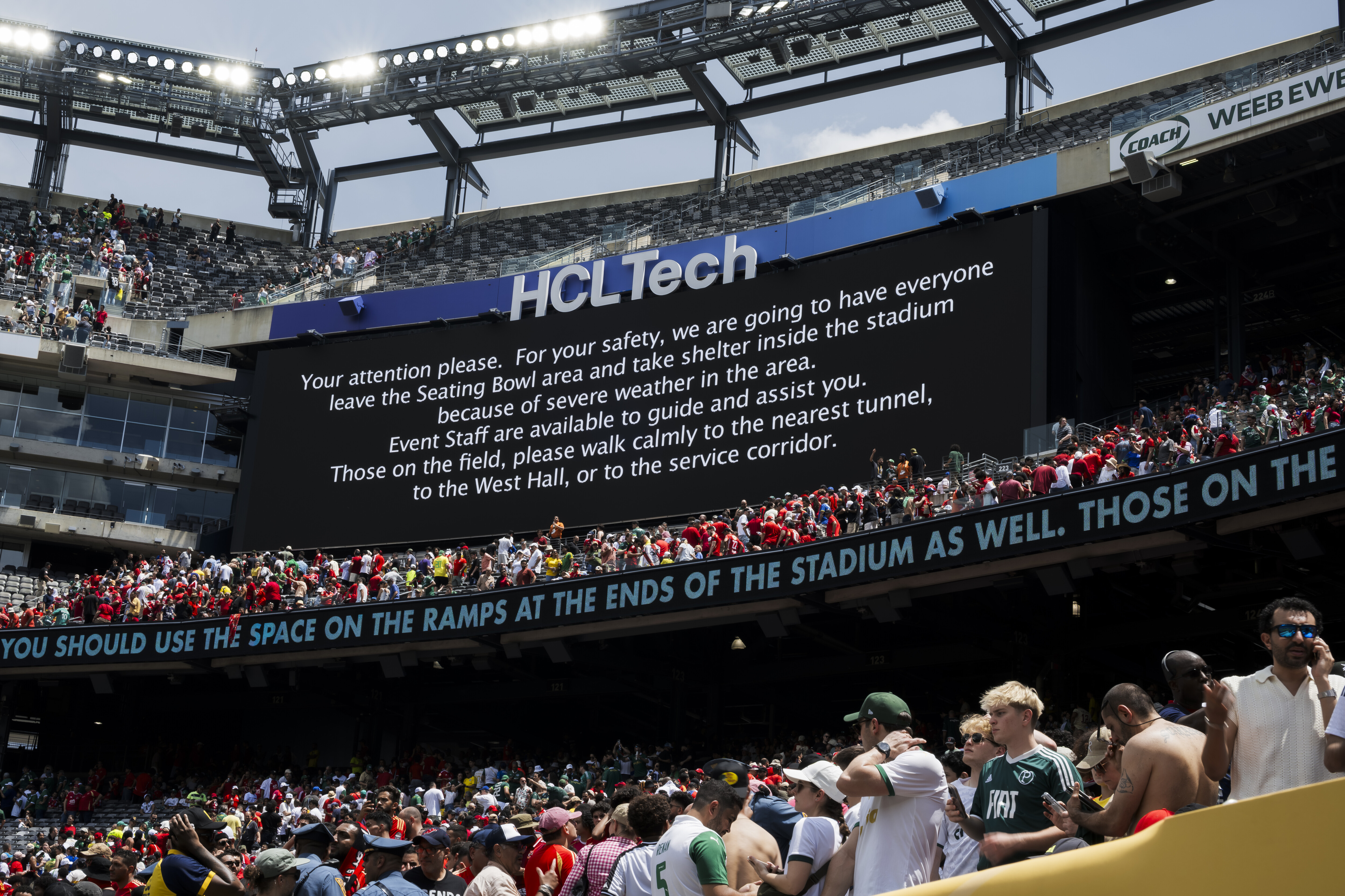 Storms threaten World Cup match