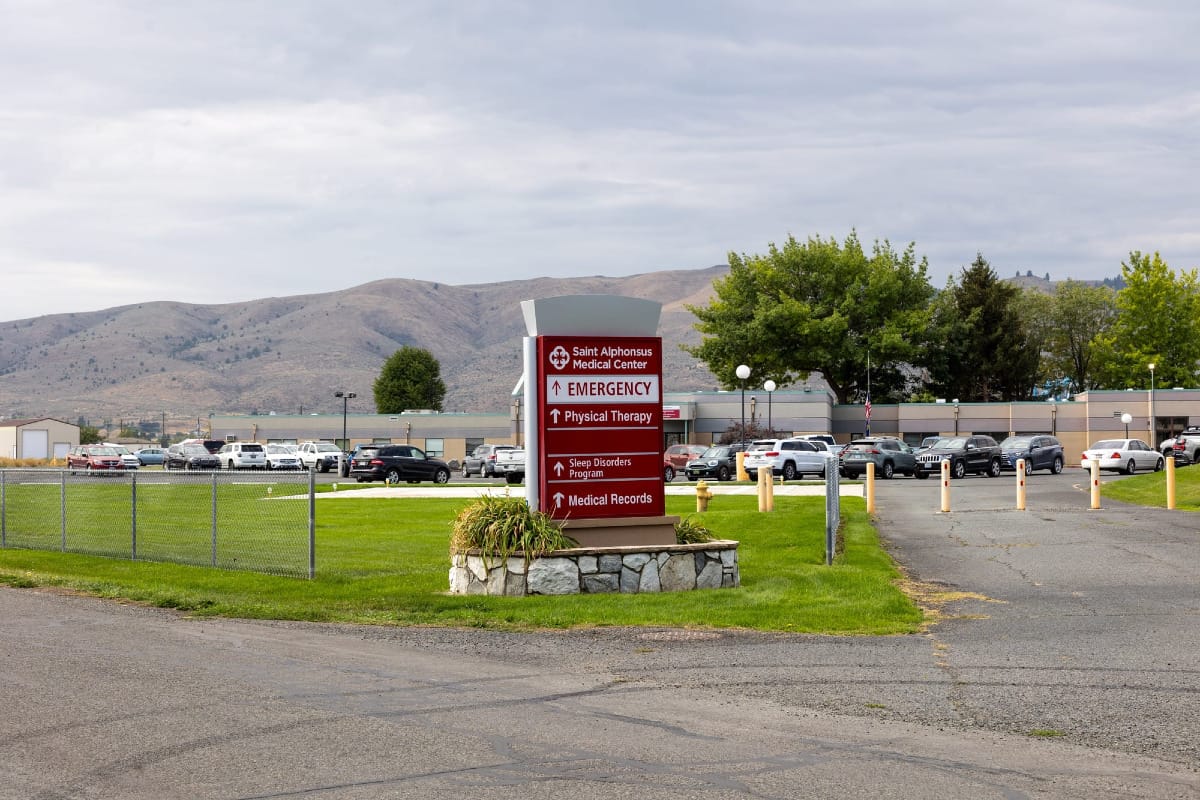 Oregon is doling out $37 million to preserve rural maternity care. Hospitals still worry about closures