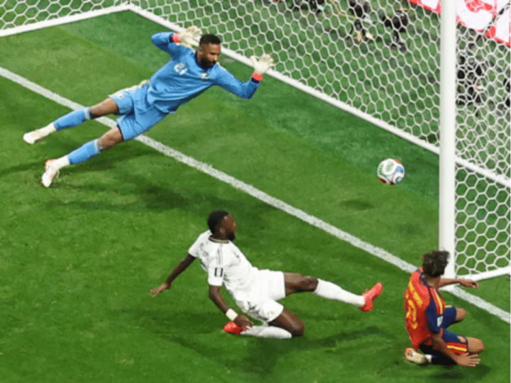 World Cup 2026: Spain's Lamine Yamal scores their first.