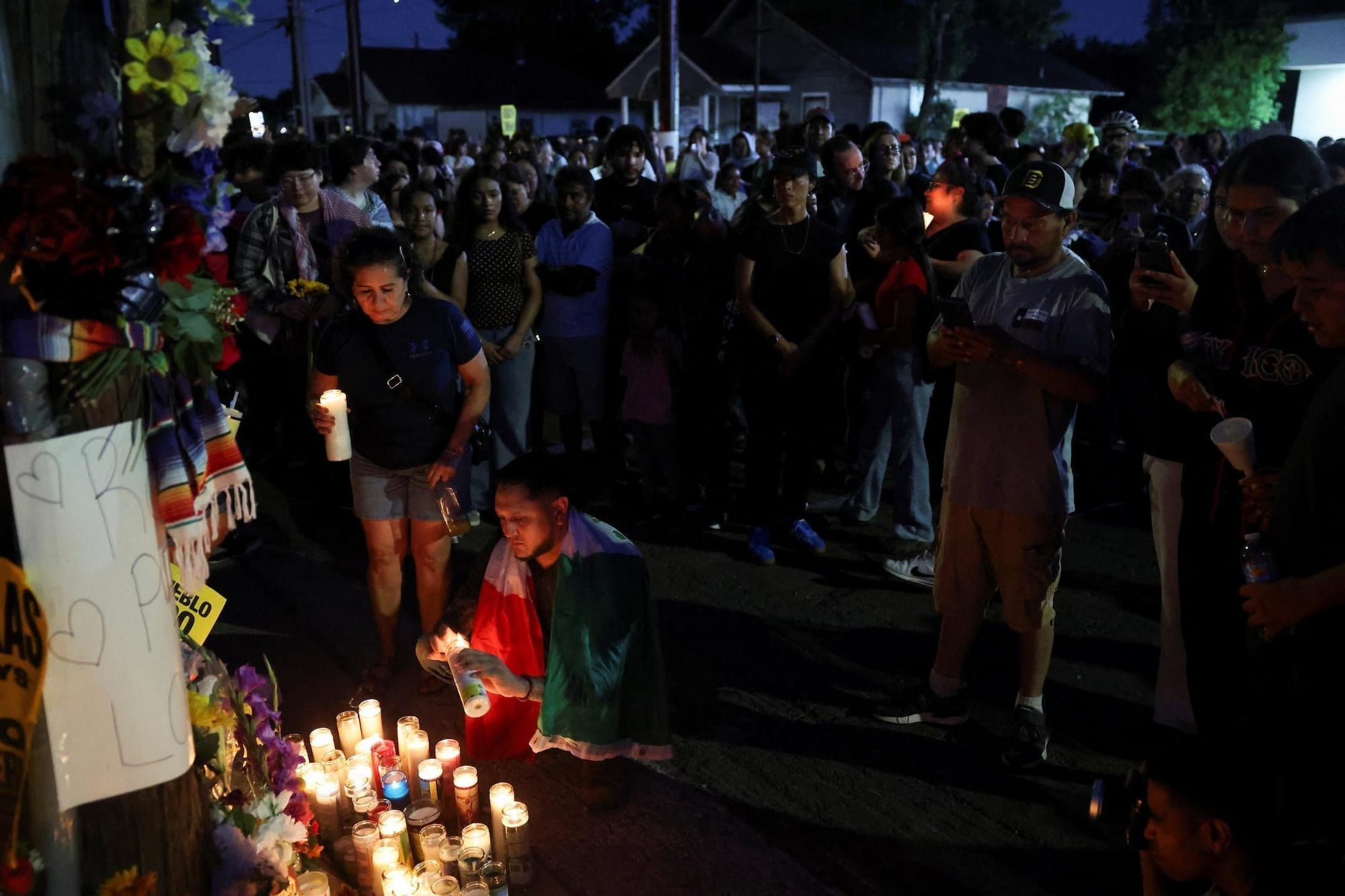News Wrap: DHS says man killed by ICE was not target