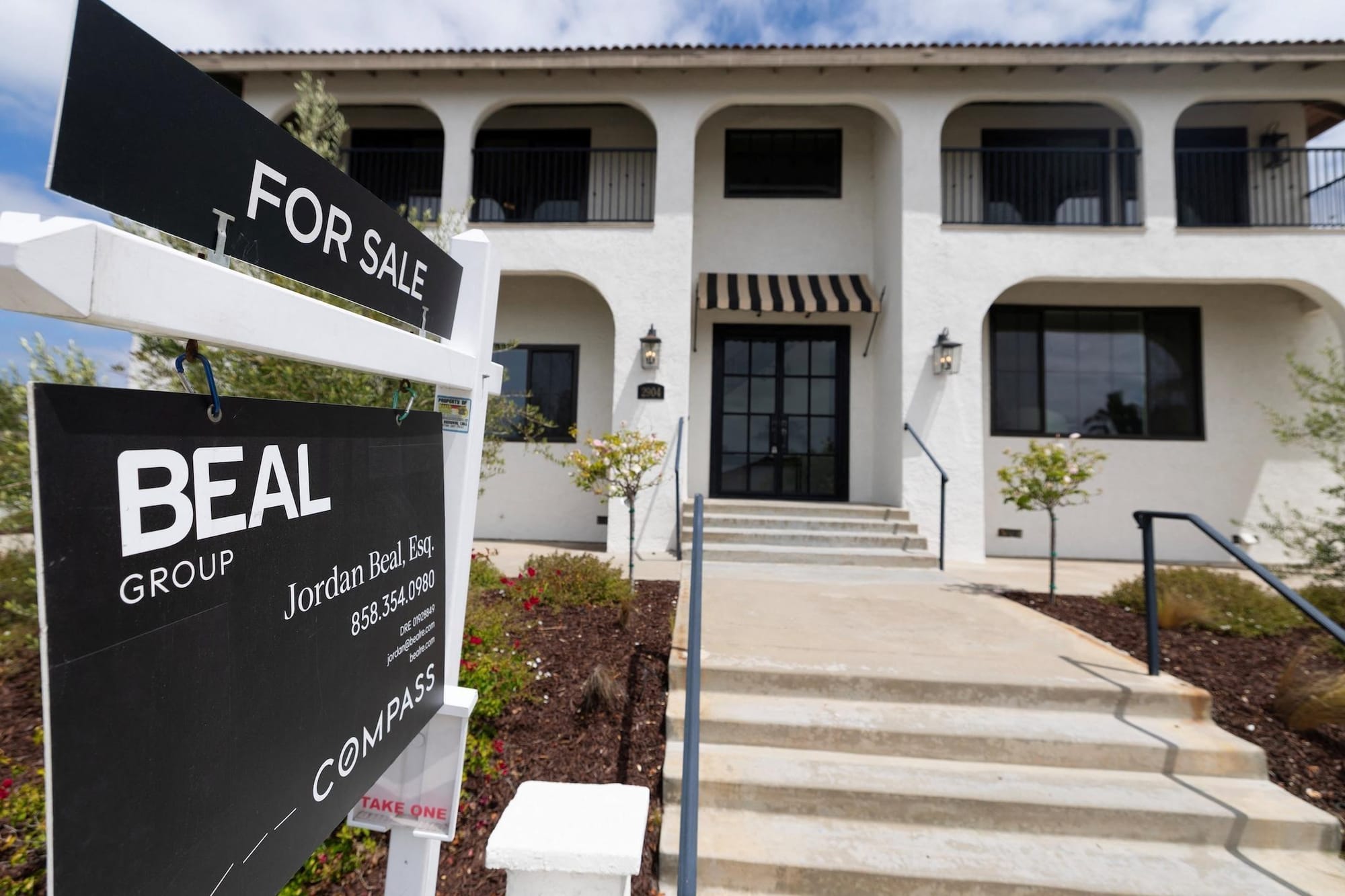 Why single women are outpacing single men in homeownership