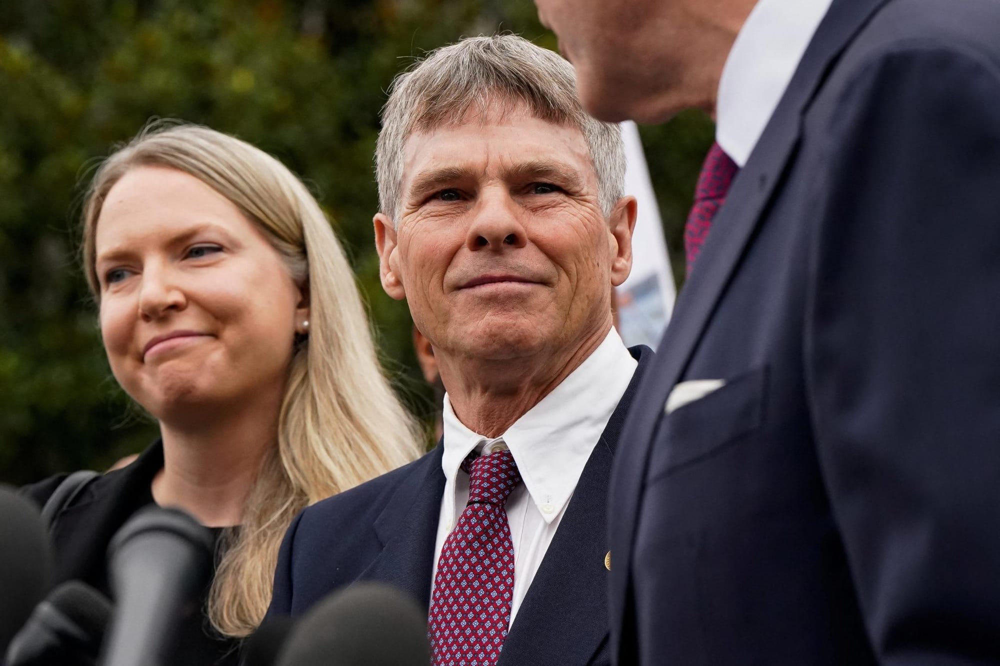 News Wrap: Olympian pleads not guilty on pool damage charges