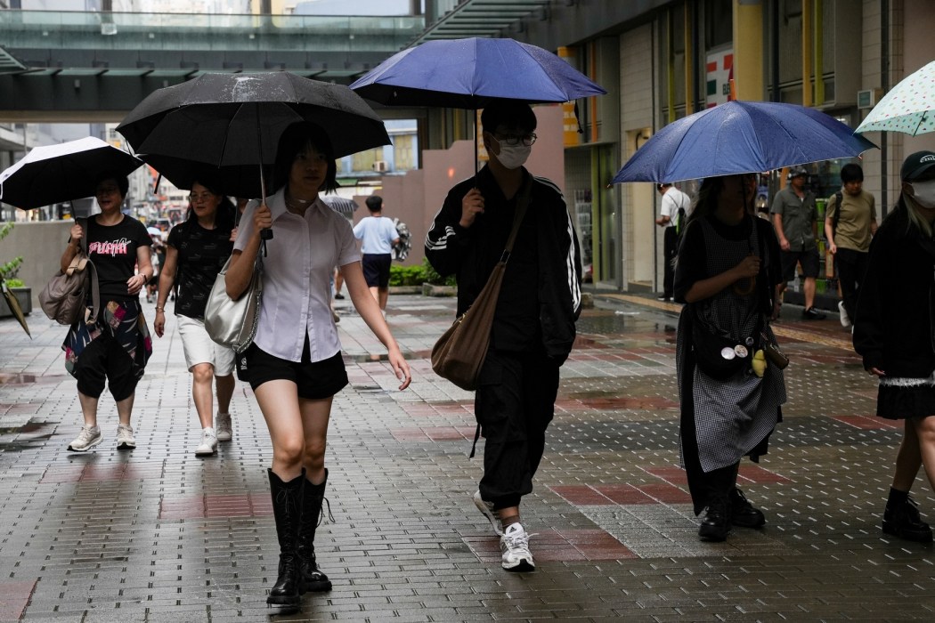 Afternoon schools suspended students rain