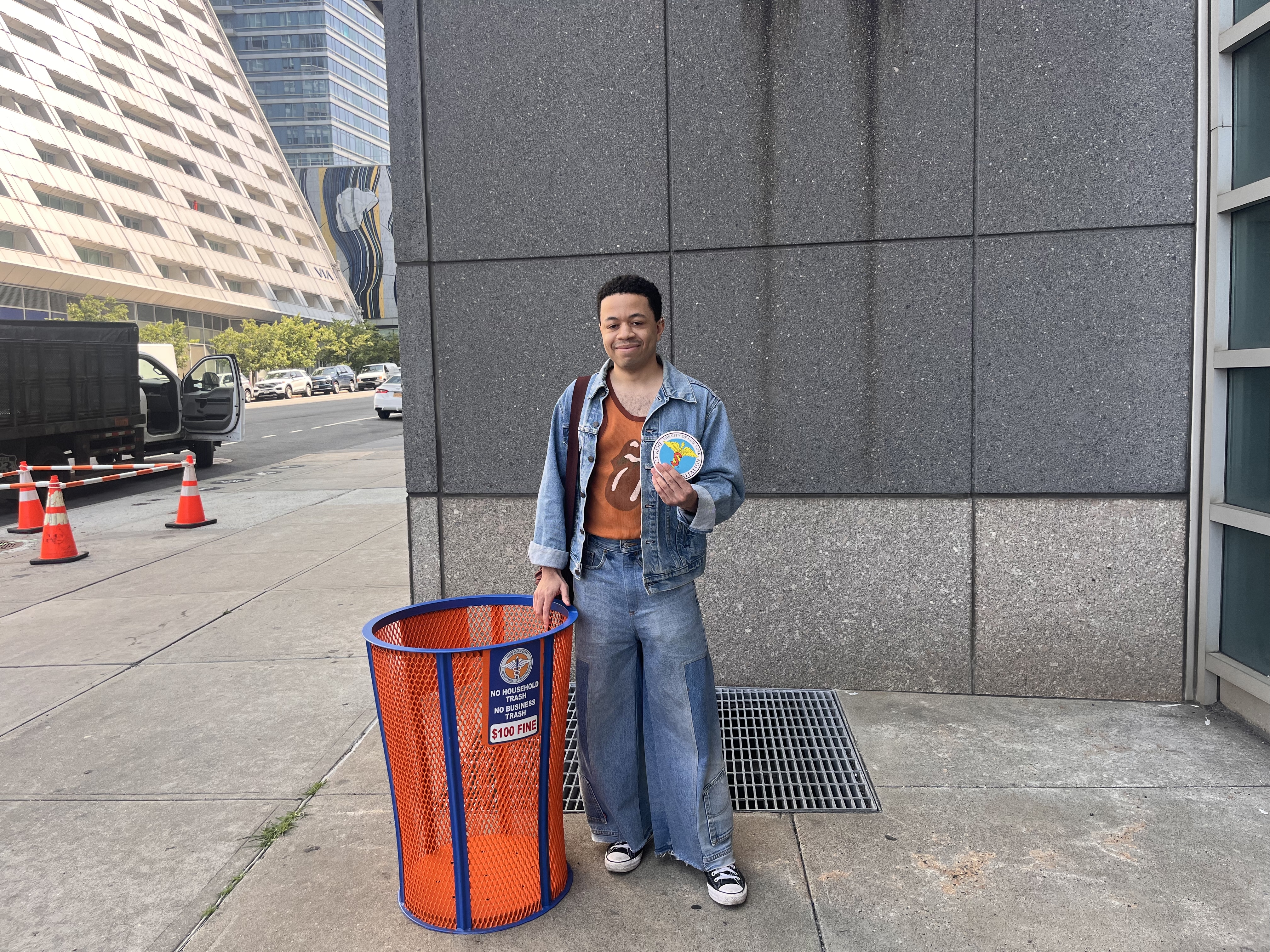 Kevin Manzanares picked up a Knicks trash bin for his sister.