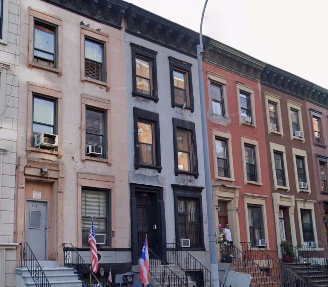 A street scene in East Harlem.