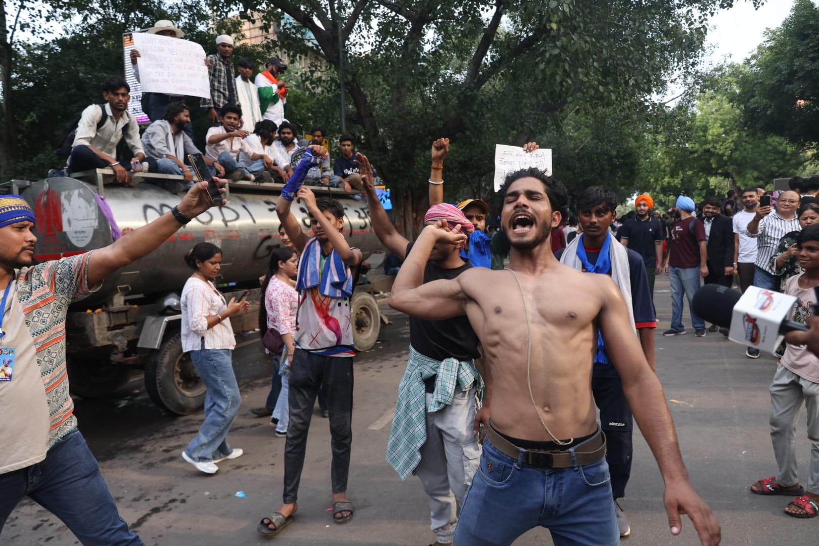 Cockroaches, Modi and the death of fear