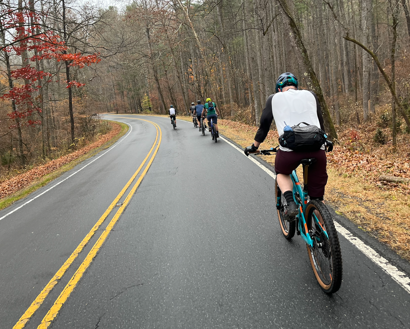 Op-Ed: A Multiuse Path Building Spree Can Tackle Sidewalk Deserts