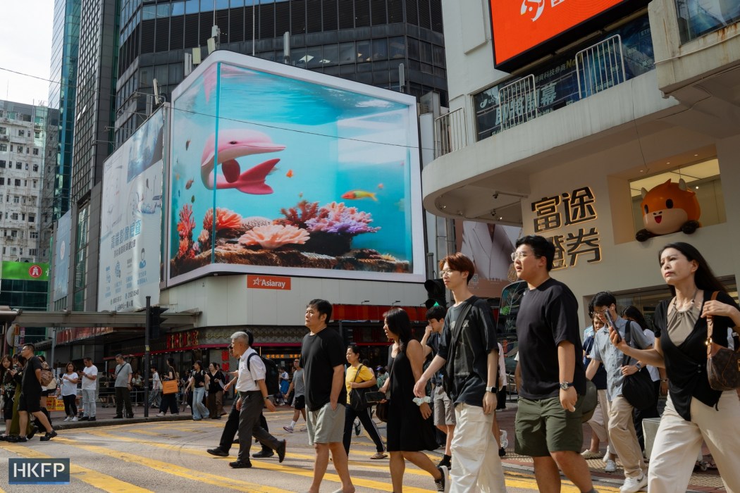 A street in Mong Kok. Photo: Kyle Lam/HKFP.