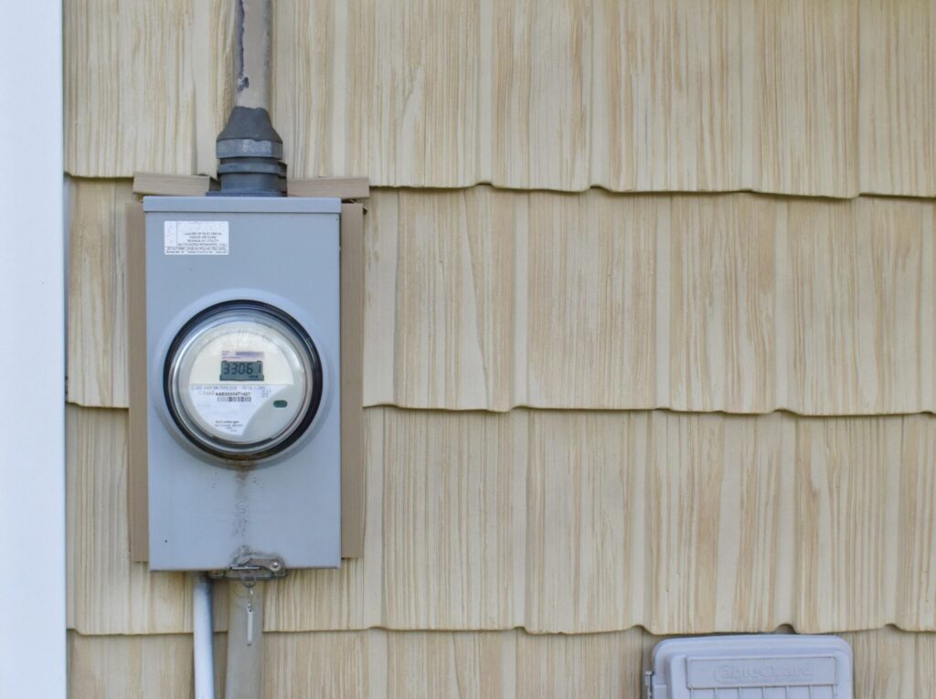 Consumers are unlikely to see any relief in gas and electric bills as utilities proposed more than $18 billion in rate hikes across the country over the first half of the year, according to a newly released report. (Photo by Dave Cummings/New Hampshire Bulletin)