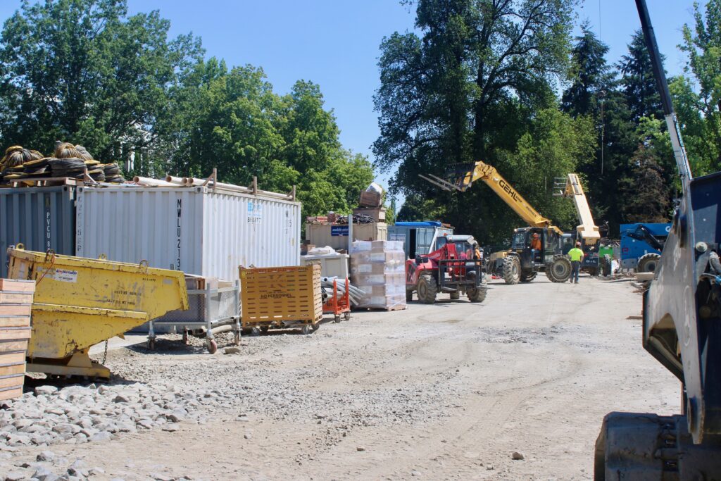 Construction workers and vehicles move around the Capitol in Salem finishing up a years-long, $598 million seismic retrofitting project. Gov. Kotek in 2025 ordered state agencies to begin planning to earthquake-proof large buildings. (Photo by Julia Shumway/Oregon Capital Chronicle)