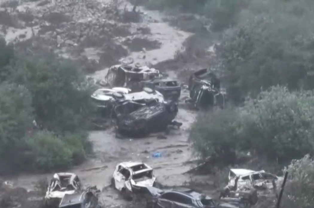 Flooding in Shuangshimen Scenic Area in Gansu Province. Photo: AllenLeo89064, via X.
