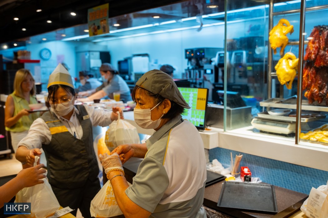Restaurant workers in Hong Kong. Photo: Kyle Lam/HKFP.